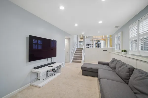$509,900 | 4 Athens Court, Vernon Hills, IL 60061
