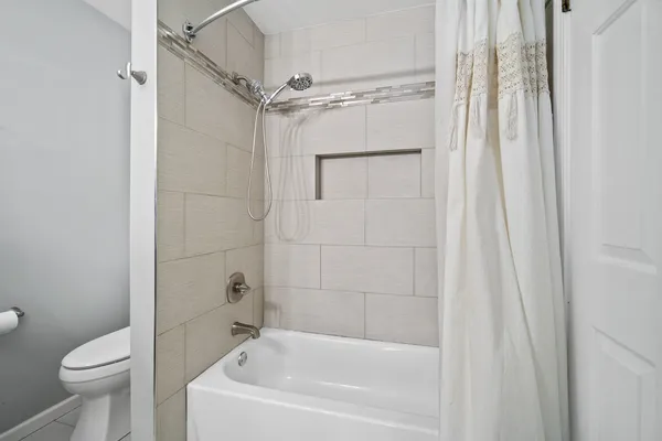 $509,900 | 4 Athens Court, Vernon Hills, IL 60061