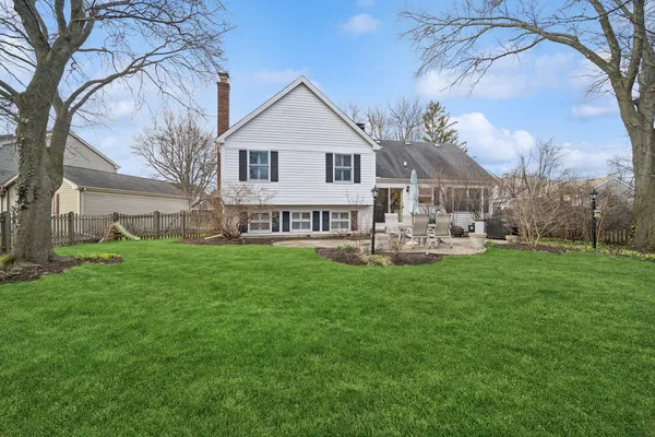 $509,900 | 4 Athens Court, Vernon Hills, IL 60061