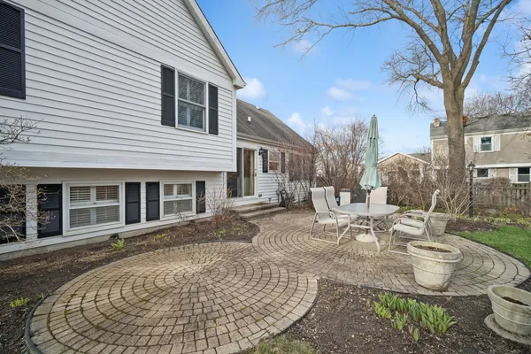 $509,900 | 4 Athens Court, Vernon Hills, IL 60061