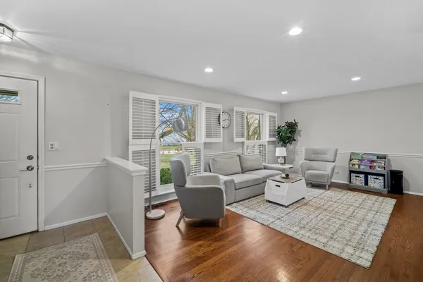 $509,900 | 4 Athens Court, Vernon Hills, IL 60061