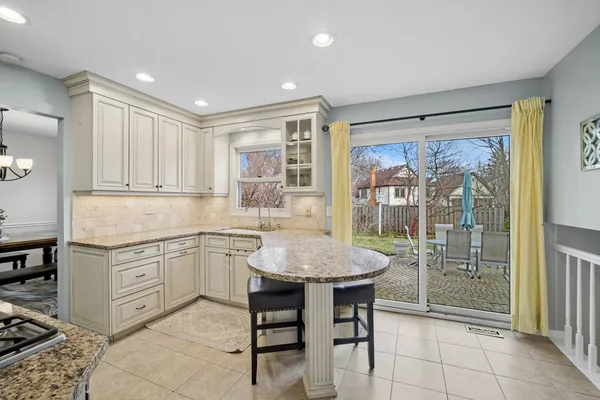 $509,900 | 4 Athens Court, Vernon Hills, IL 60061