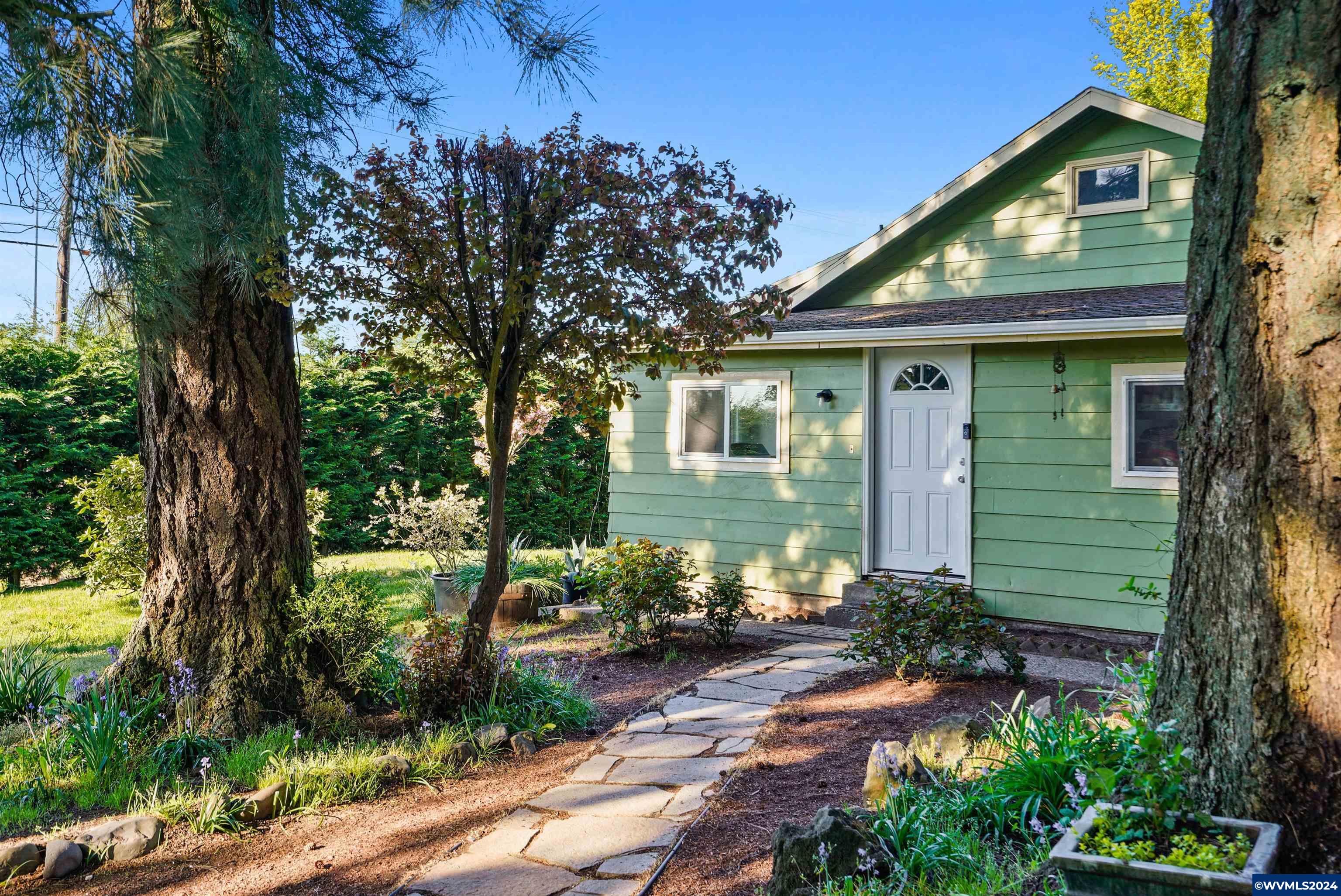 4933 Hazelgreen Road Northeast Salem, OR 97305 - Photo 8 of 40
