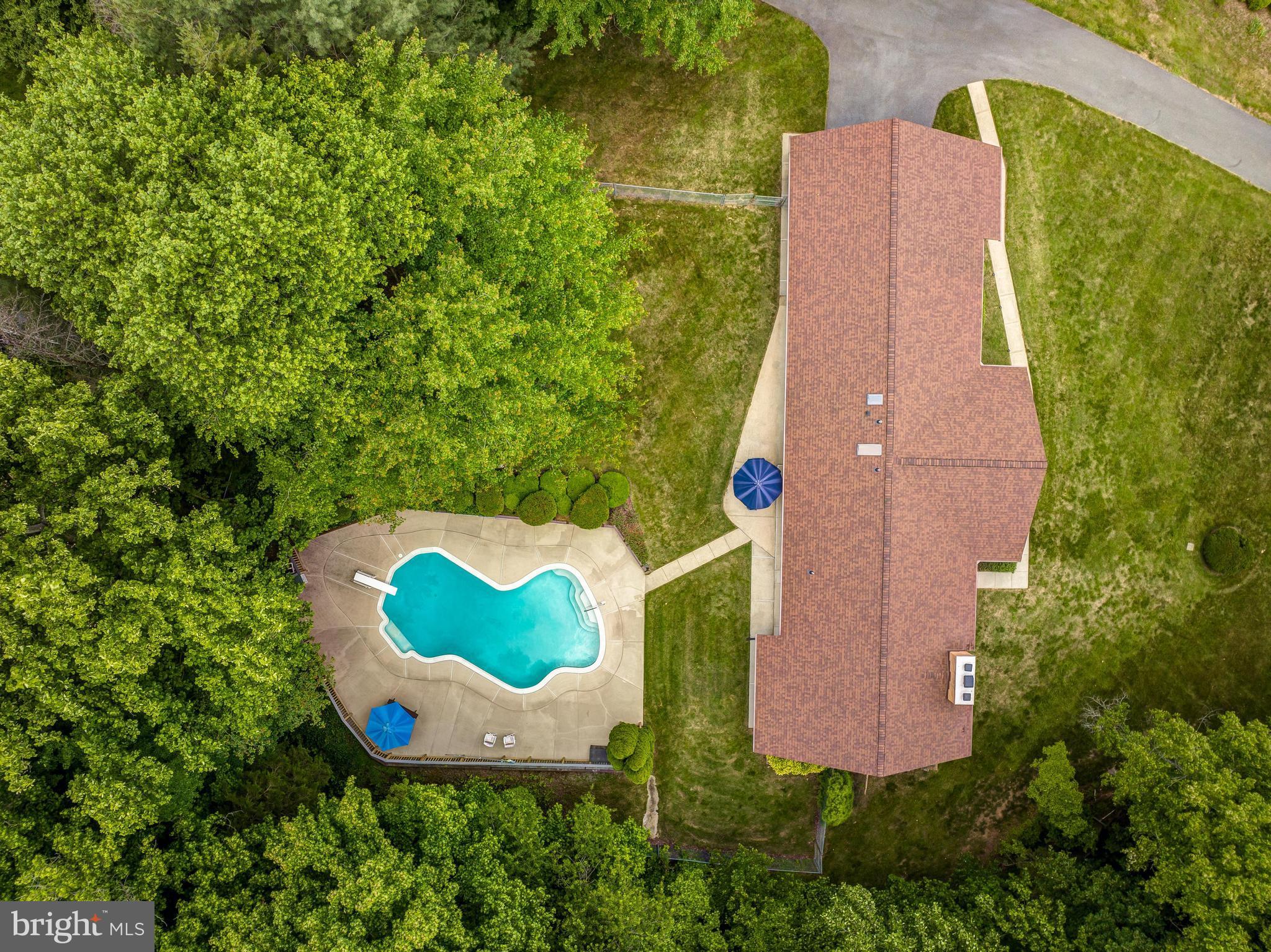 229 King James Road Upper Marlboro, MD 20774 - Photo 23 of 63 Aerial view of home and pool