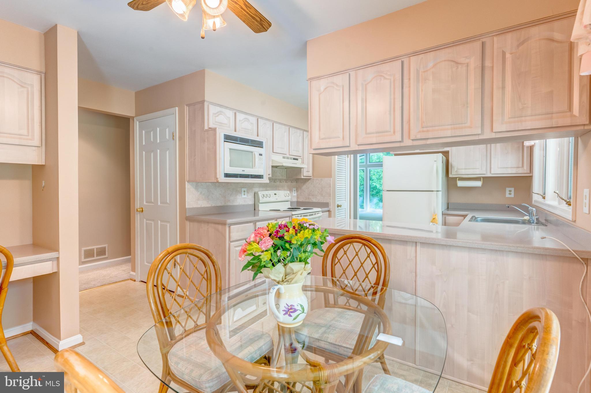 229 King James Road Upper Marlboro, MD 20774 - Photo 29 of 63 Kitchen and breakfast nook