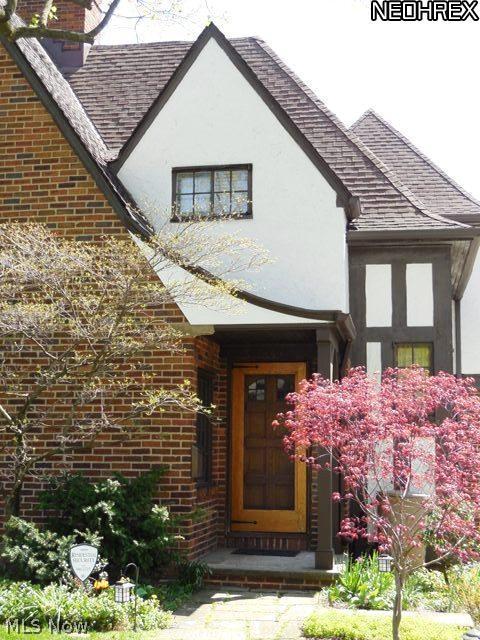 2889 Torrington Road Beachwood, OH 44122 - Photo 2 of 25 Front entry shows some of the exterior landscaping.