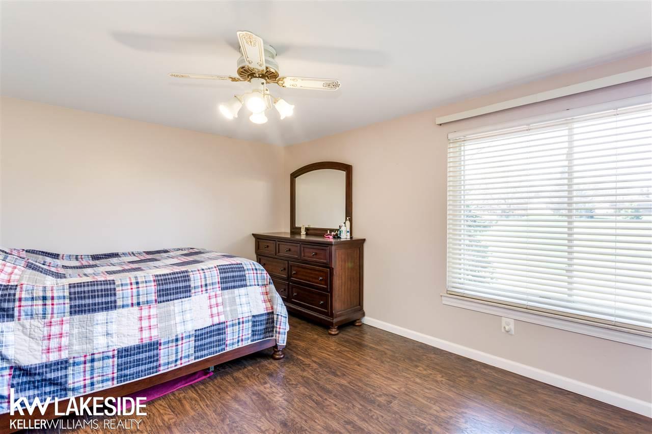 2202 Highsplint Drive Rochester, MI 48307 - Photo 9 of 18 31346659-8.JPG