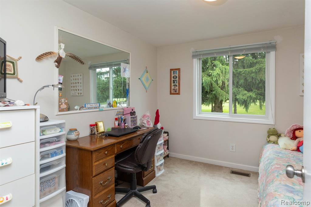 9026 Woodside Road Northville, MI 48167 - Photo 27 of 56