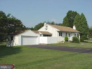 2013 Coldstream Road Phoenixville, PA 19460 - Photo 1 of 6 Gallery Image 1