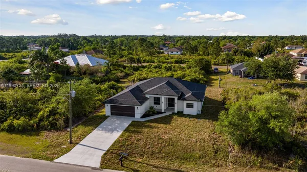 $2,500 | 2709 58th Street West, Lehigh Acres, FL 33971