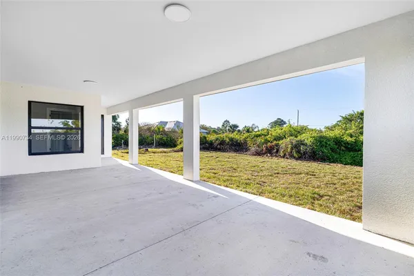 $2,500 | 2709 58th Street West, Lehigh Acres, FL 33971