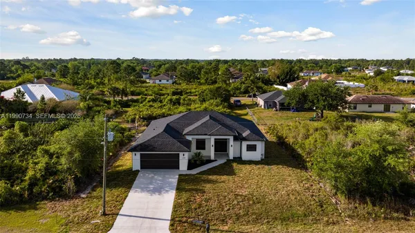 $2,500 | 2709 58th Street West, Lehigh Acres, FL 33971