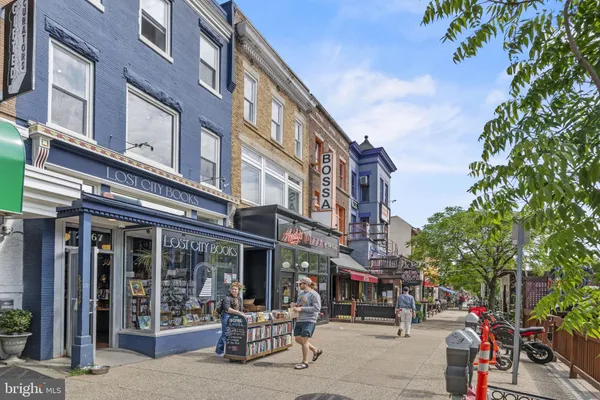 $5,250 | 2328 Champlain Street Northwest, Unit 409, Washington, DC 20009