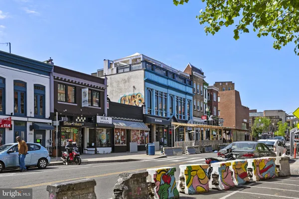 $5,250 | 2328 Champlain Street Northwest, Unit 409, Washington, DC 20009