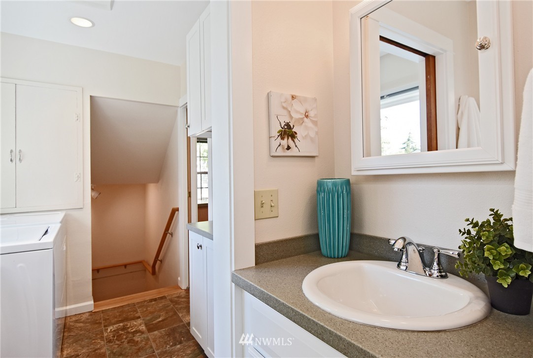 3549 Southwest 99th Street Seattle, WA 98126 - Photo 12 of 25 Gallery Image 12