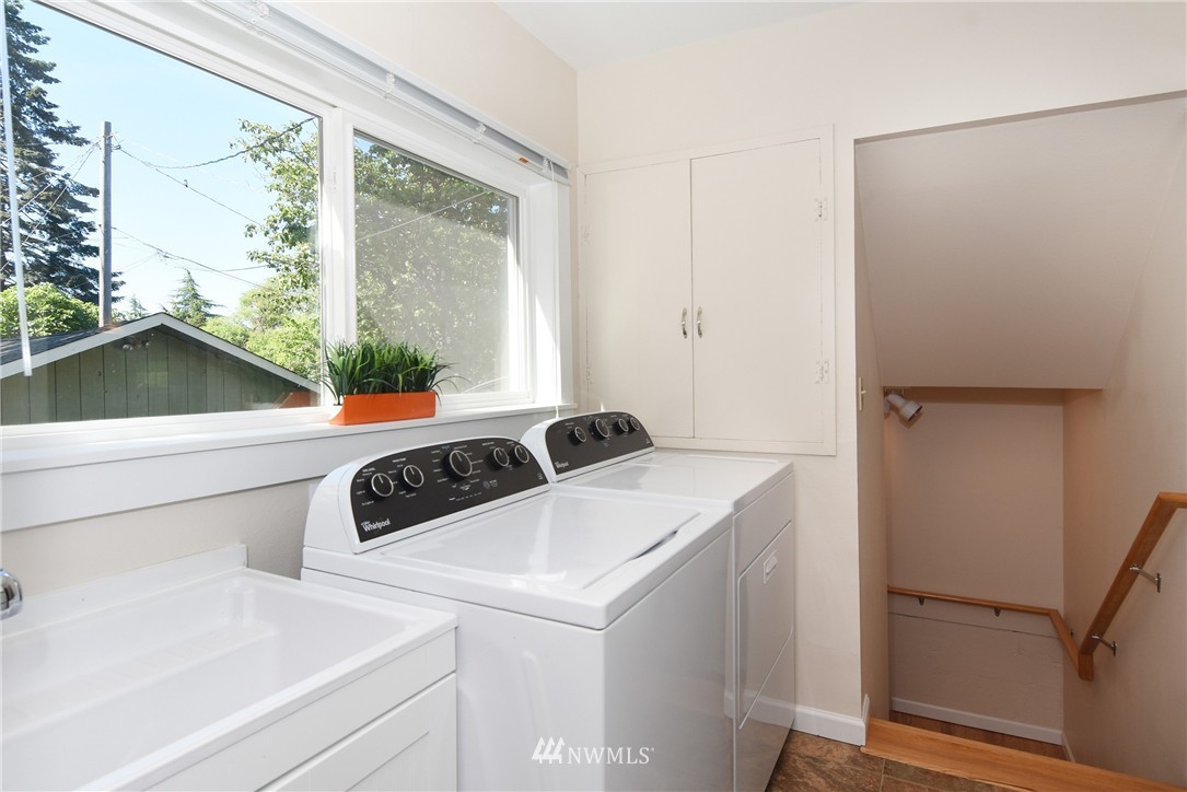 3549 Southwest 99th Street Seattle, WA 98126 - Photo 13 of 25 Gallery Image 13