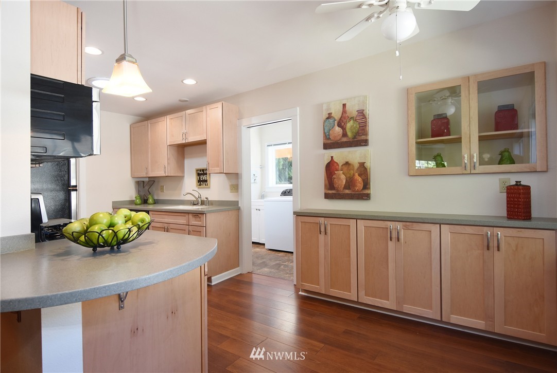 3549 Southwest 99th Street Seattle, WA 98126 - Photo 8 of 25 Gallery Image 8