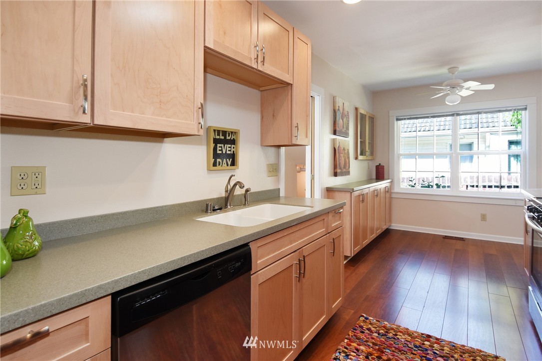 3549 Southwest 99th Street Seattle, WA 98126 - Photo 9 of 25 Gallery Image 9