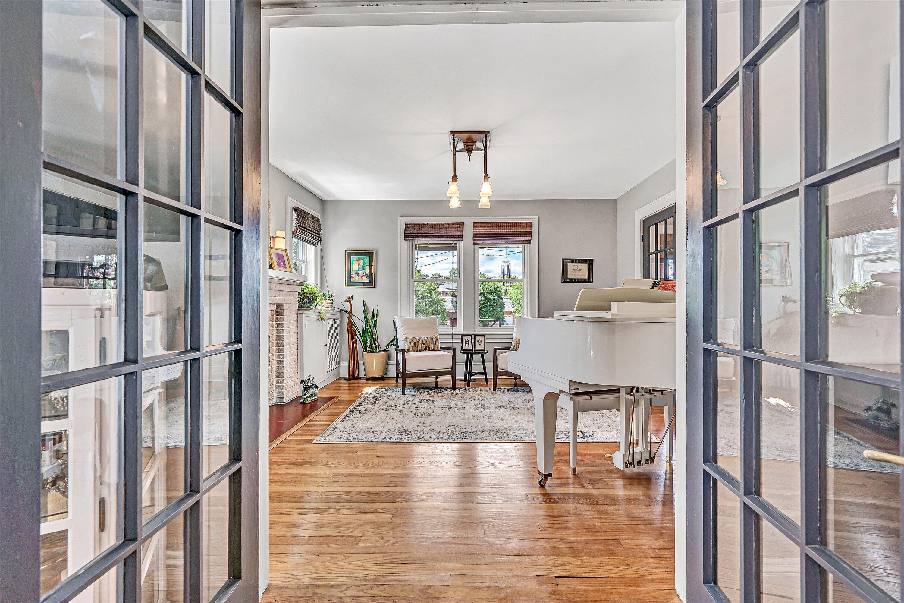 2416 Lofton Road Southwest Roanoke, VA 24015 - Photo 12 of 54 15-DSC06748