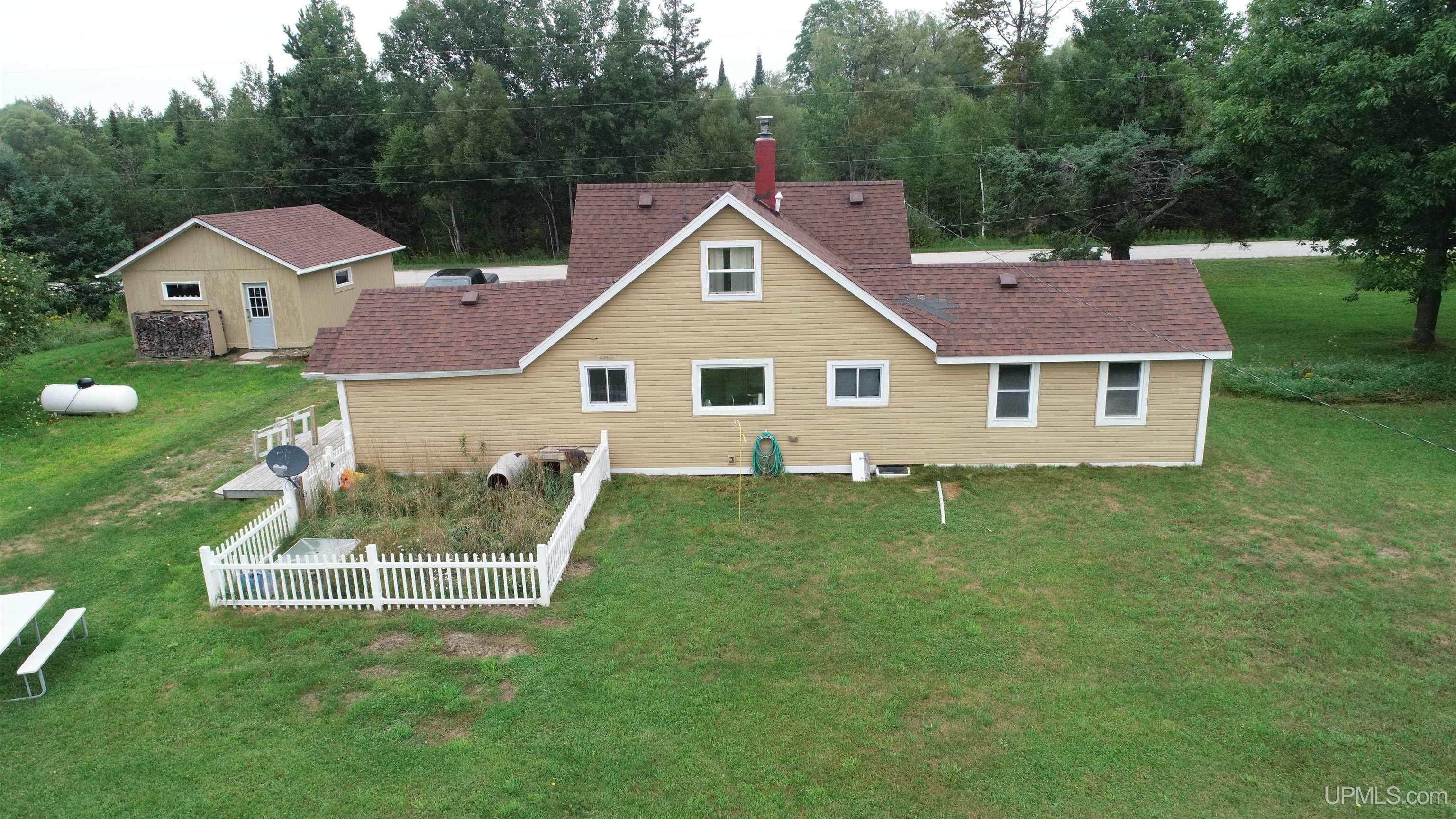 5759 North Kendall Road Manistique, MI 49854 - Photo 4 of 63 Gallery Image 4