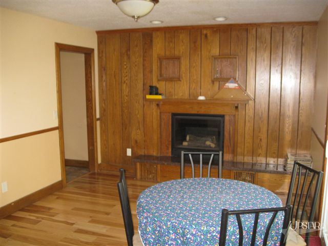 8205 Maples Road Fort Wayne, IN 46816 - Photo 6 of 16