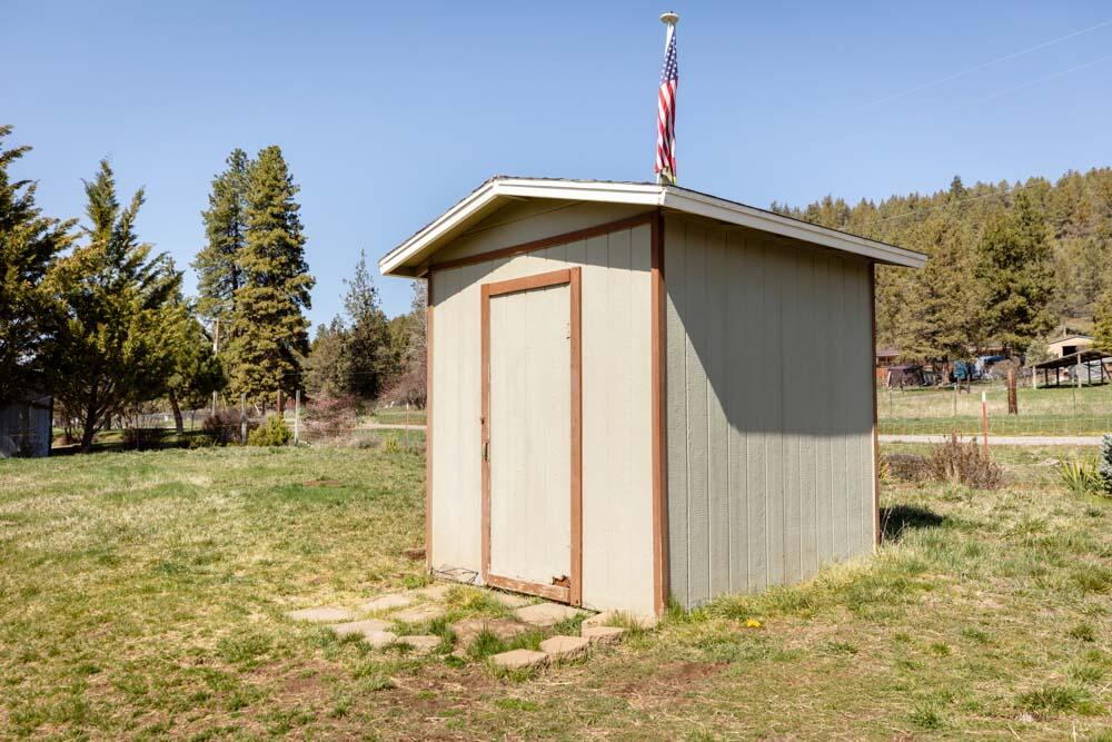 9710 Ben Kerns Road Klamath Falls, OR 97601 - Photo 33 of 50 33