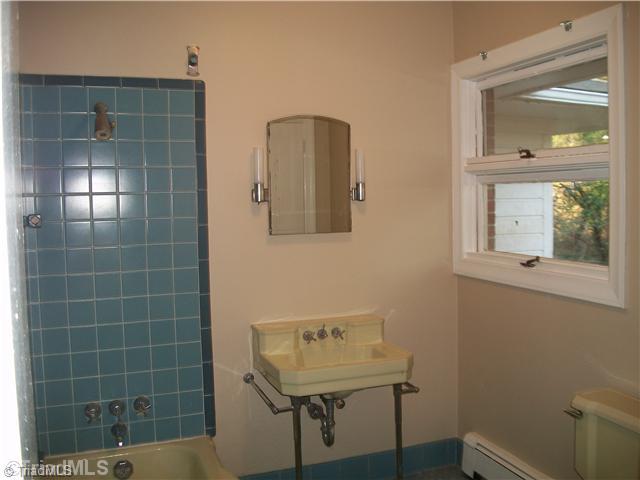 504 Ragsdale Road Jamestown, NC 27282 - Photo 12 of 12 Bath.