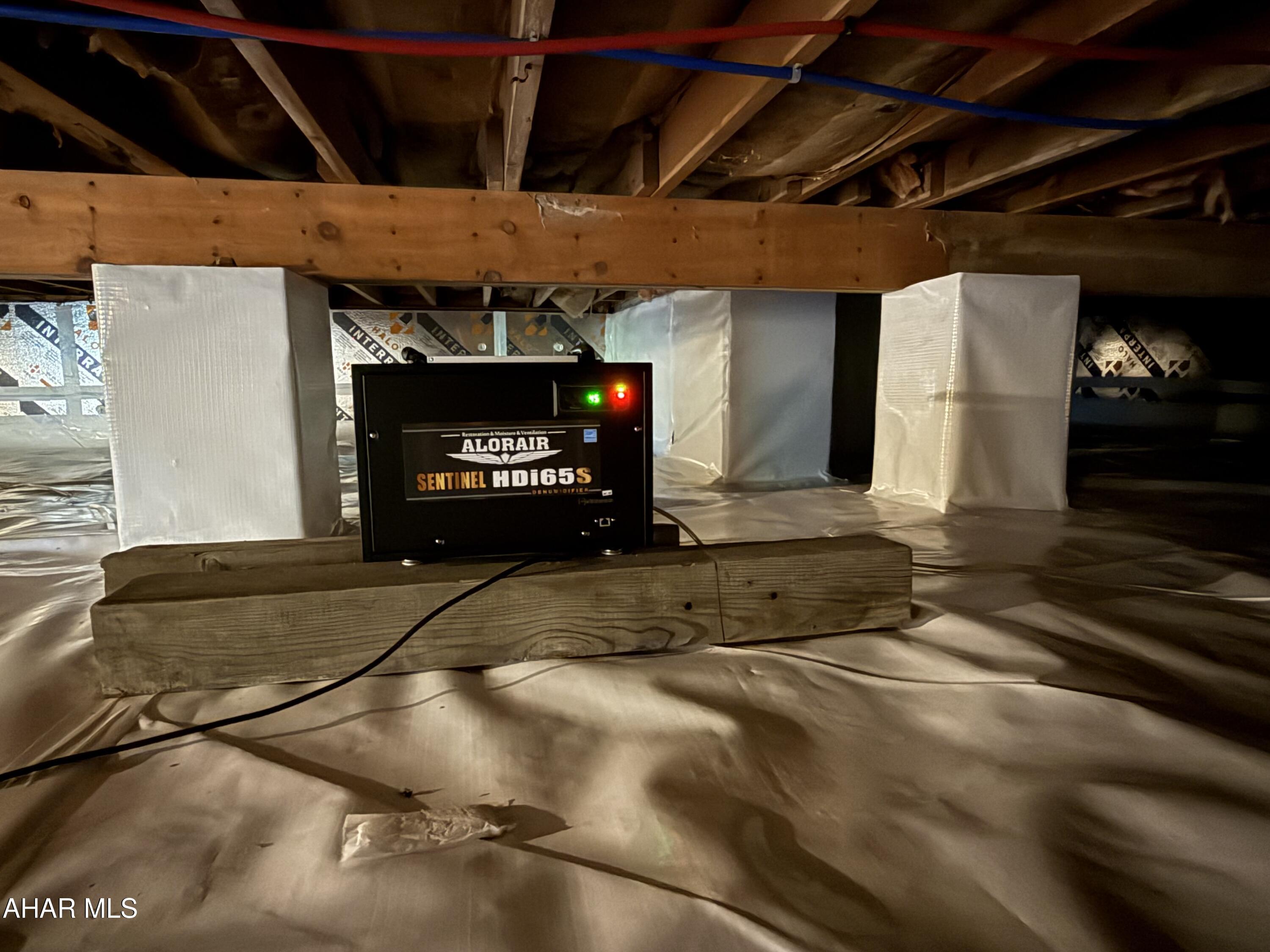 473 Calhoun Road Everett, PA 15537 - Photo 27 of 45 a view of a car garage