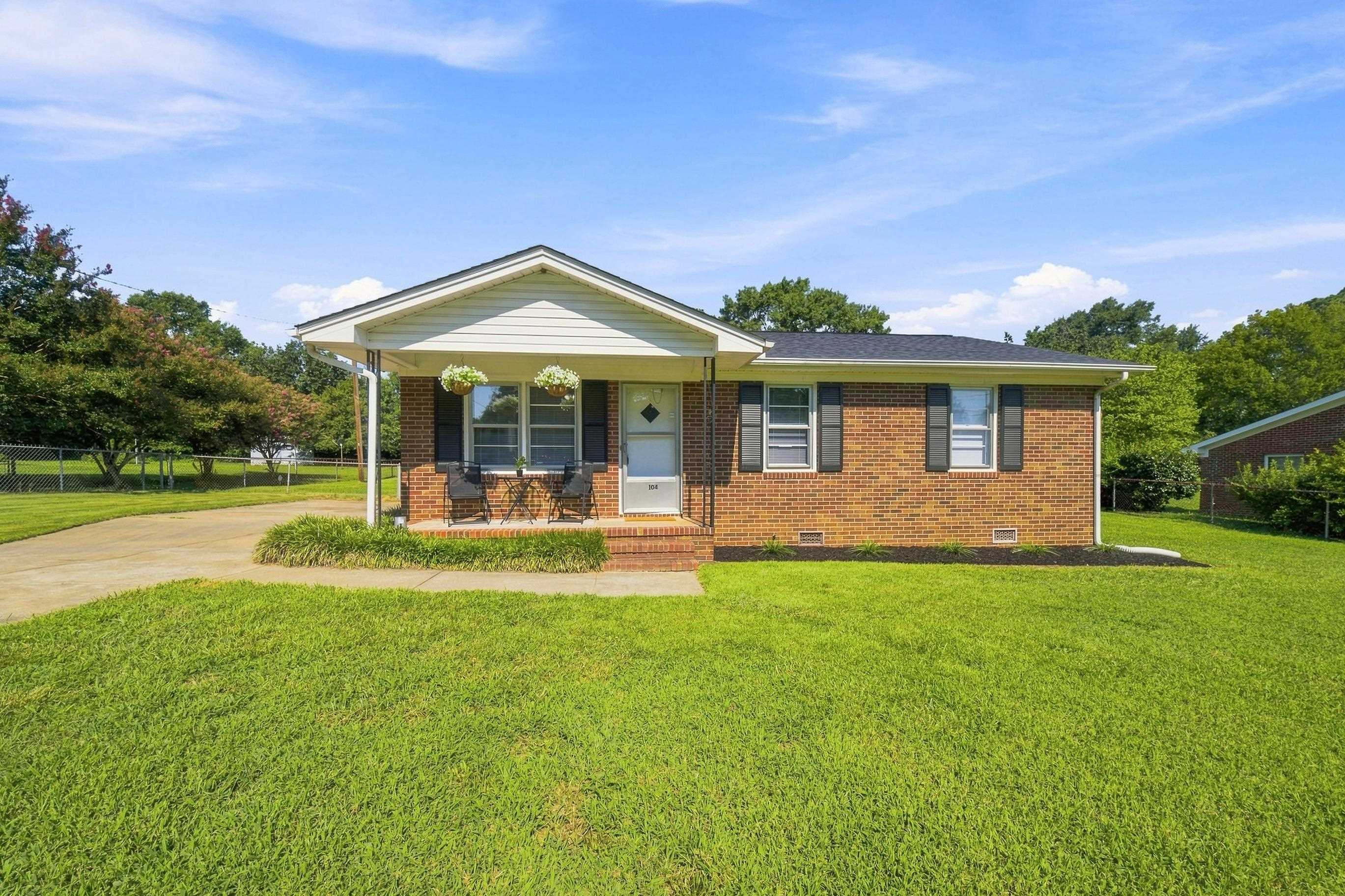 104 State Rd S-42-3396 Moore, SC 29369 - Photo 1 of 35 Gallery Image 1