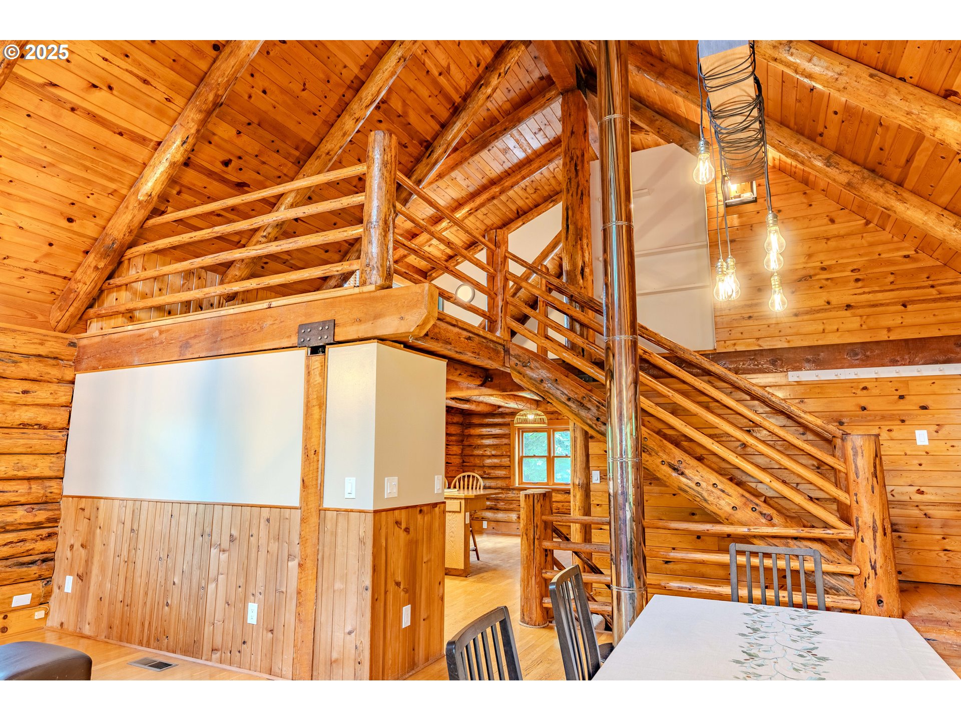 43144 Southeast Deverell Road Corbett, OR 97019 - Photo 10 of 48 a view of a building