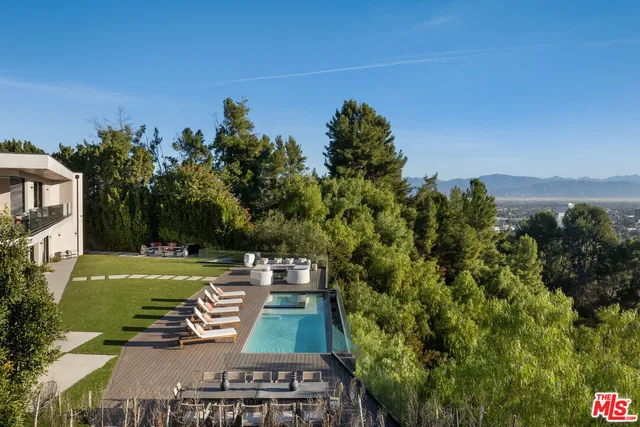 $69,995 | 16110 Meadowview Drive, Encino, CA 91436