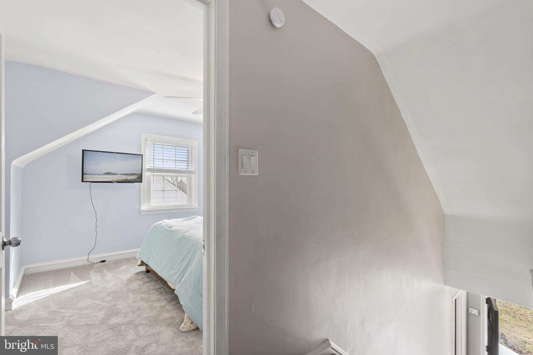 937 Greenbriar Lane Springfield, PA 19064 - Photo 19 of 42