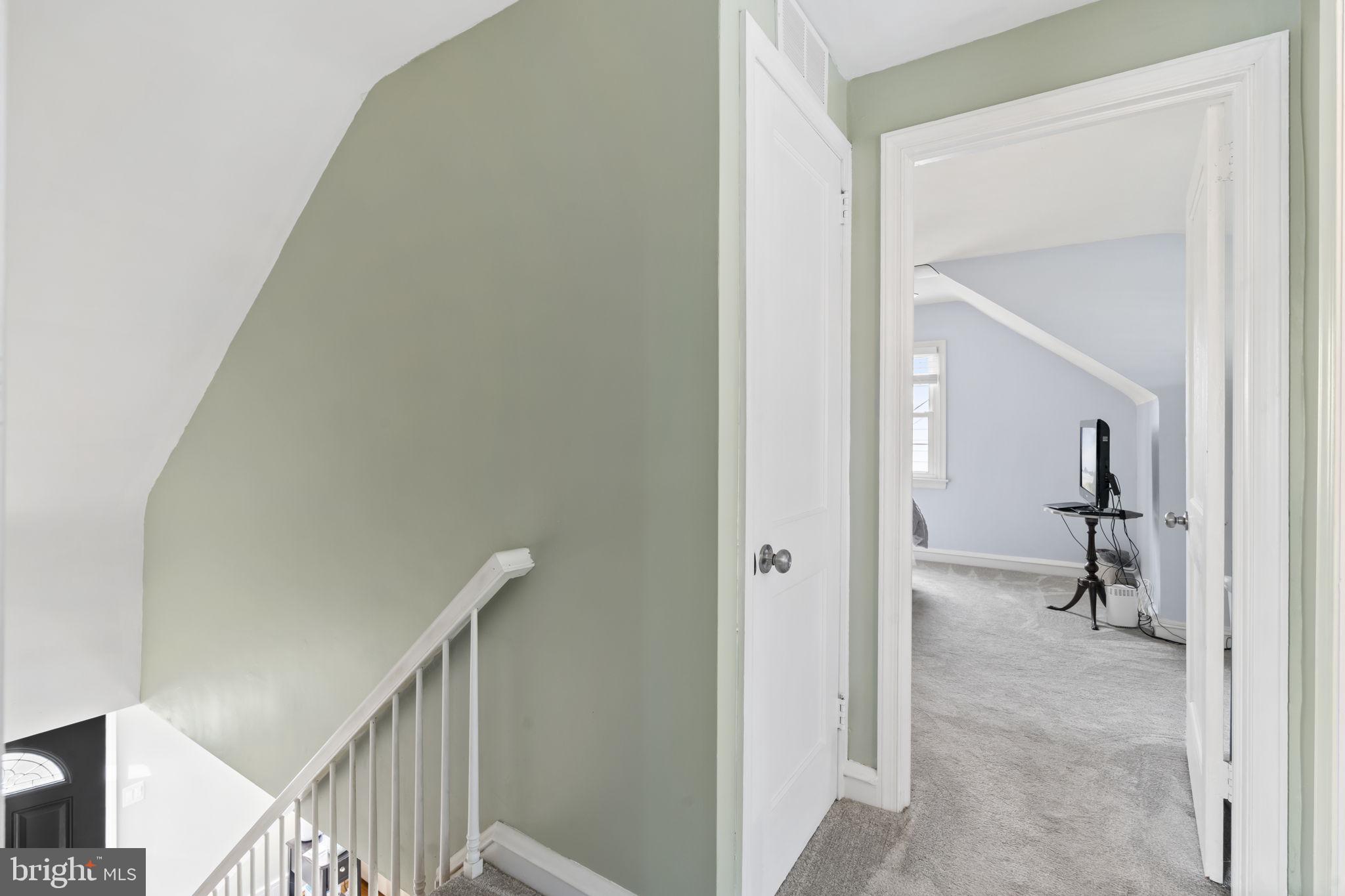 937 Greenbriar Lane Springfield, PA 19064 - Photo 20 of 42