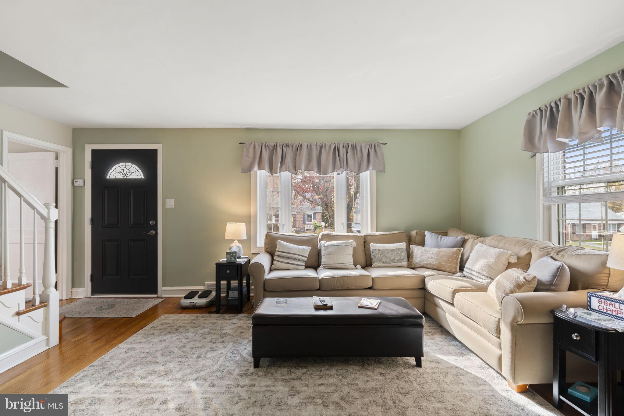 937 Greenbriar Lane Springfield, PA 19064 - Photo 4 of 42