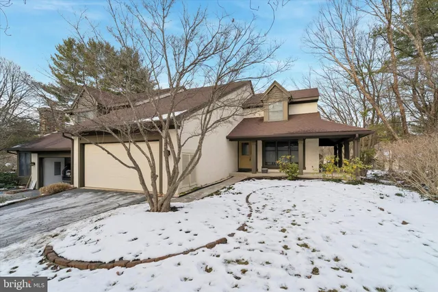 $725,000 | 201 Springhouse Pond, Chesterbrook, PA 19087