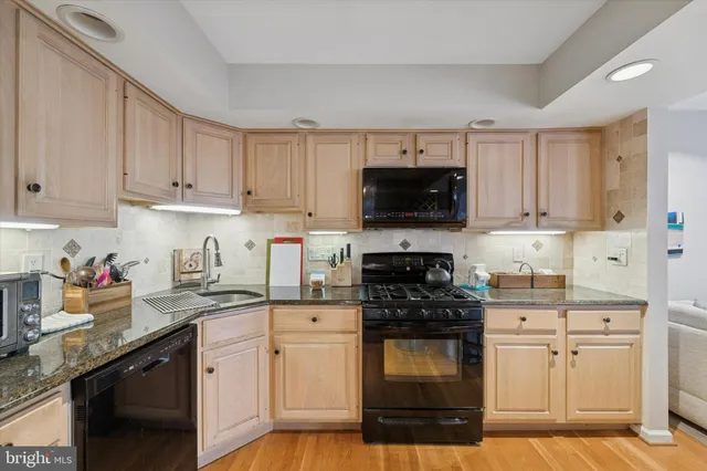 $725,000 | 201 Springhouse Pond, Chesterbrook, PA 19087