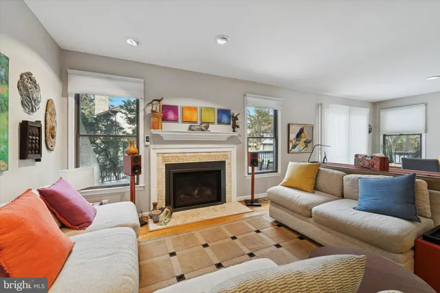 $725,000 | 201 Springhouse Pond, Chesterbrook, PA 19087