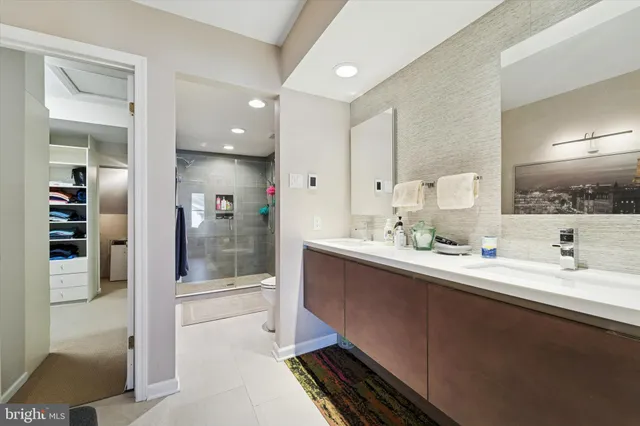 $725,000 | 201 Springhouse Pond, Chesterbrook, PA 19087