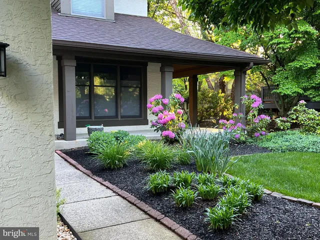 $725,000 | 201 Springhouse Pond, Chesterbrook, PA 19087