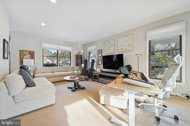 $725,000 | 201 Springhouse Pond, Chesterbrook, PA 19087