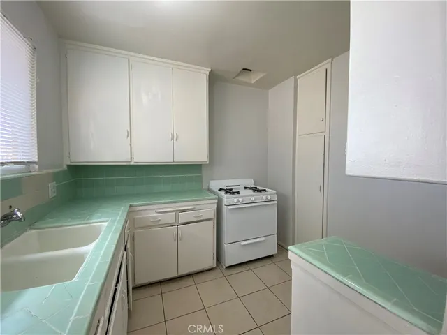 $1,750 | 516 East Lomita Avenue, Unit 12, Glendale, CA 91205