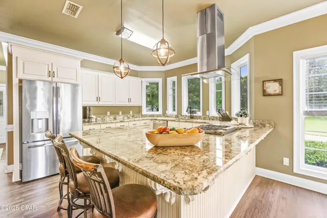 $565,000 | 5924 Old U S Road, Malone, FL 32445