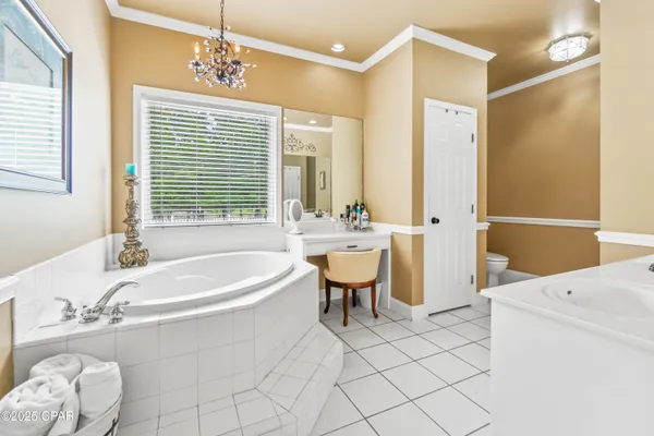 $565,000 | 5924 Old U S Road, Malone, FL 32445