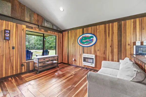 $565,000 | 5924 Old U S Road, Malone, FL 32445