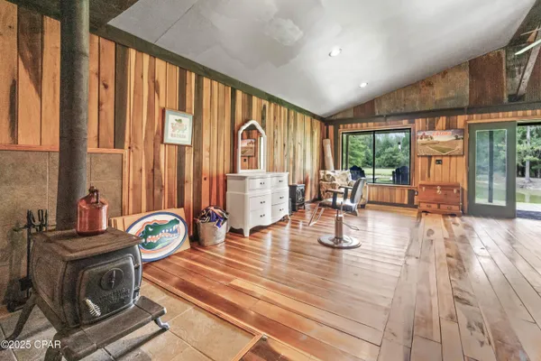 $565,000 | 5924 Old U S Road, Malone, FL 32445