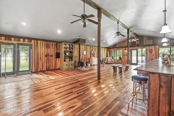 $565,000 | 5924 Old U S Road, Malone, FL 32445