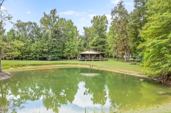 $565,000 | 5924 Old U S Road, Malone, FL 32445
