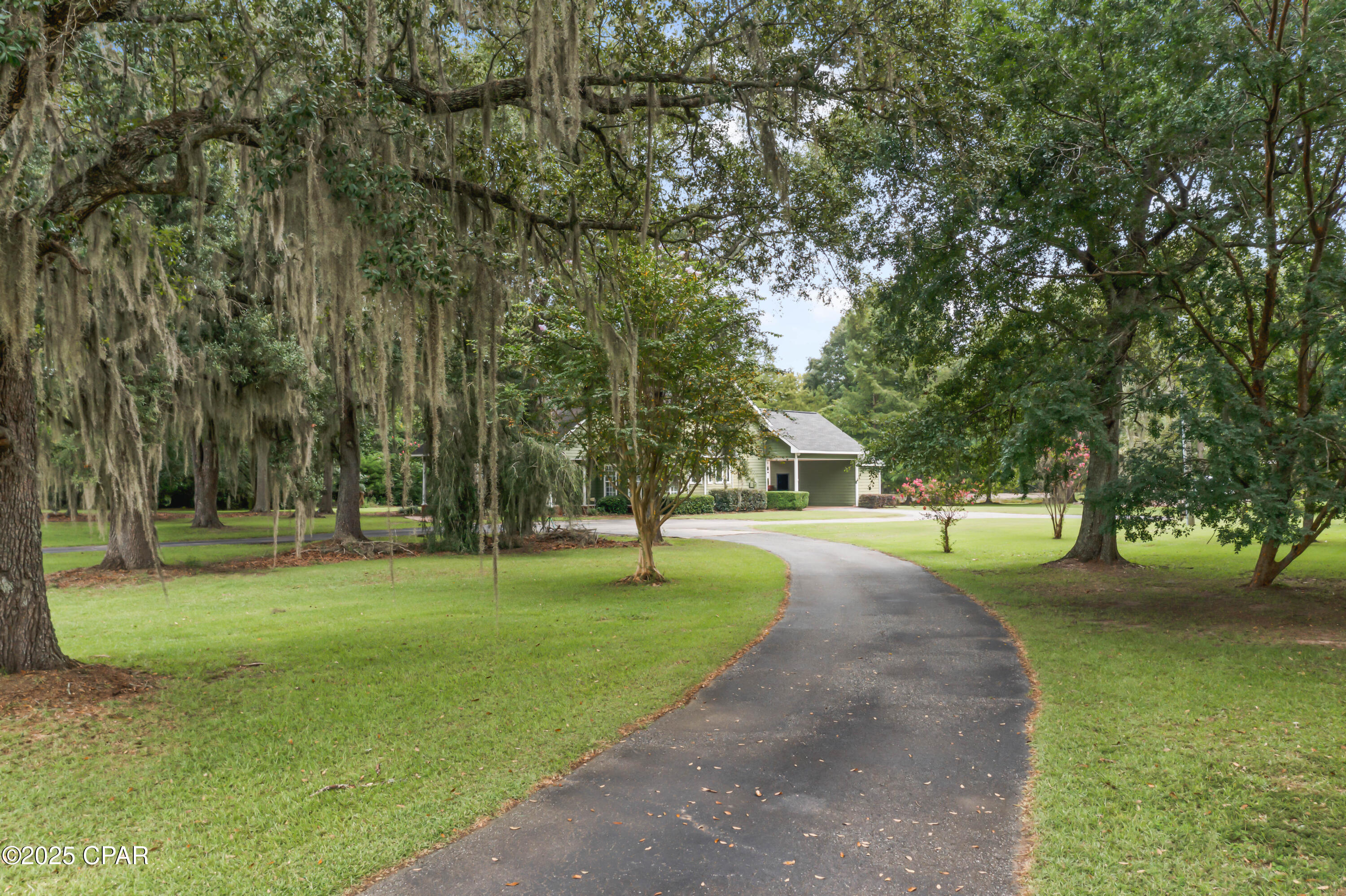 5924 Old U S Road Malone, FL 32445 - Photo 5 of 55