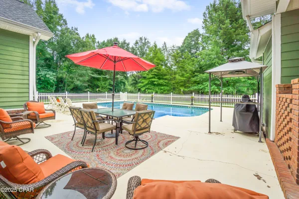 $565,000 | 5924 Old U S Road, Malone, FL 32445