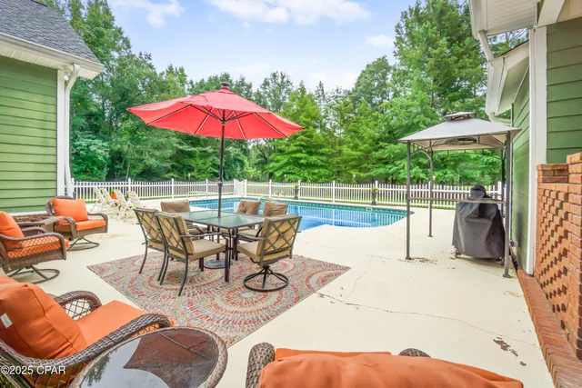 $565,000 | 5924 Old U S Road, Malone, FL 32445